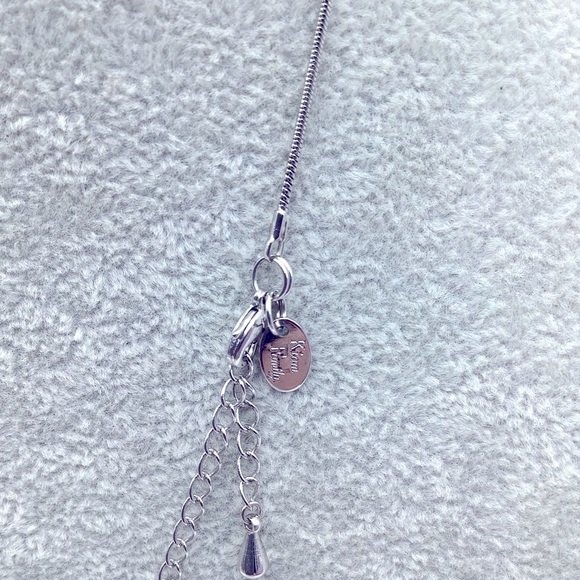 Lia Sophia KIAM Silver Necklace with Circular Pendant - Picture 3 of 3